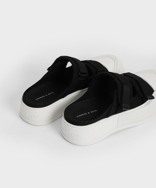 CHARLES & KEITH（チャールズ & キース）の「キャンバス ベルクロスニーカーミュール / Canvas Velcro Sneaker Mules（スリッポン・レディース・ホワイト/ブラック/ピンク・24.5cm/25.5cm/23.5cm/25cm/23cm/22.5cm）」の13枚目の写真