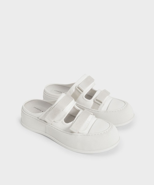 CHARLES & KEITH（チャールズ & キース）の「キャンバス ベルクロスニーカーミュール / Canvas Velcro Sneaker Mules（スリッポン・レディース・ホワイト/ブラック/ピンク・24.5cm/25.5cm/23.5cm/25cm/23cm/22.5cm）」の6枚目の写真