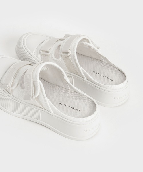 CHARLES & KEITH（チャールズ & キース）の「キャンバス ベルクロスニーカーミュール / Canvas Velcro Sneaker Mules（スリッポン・レディース・ホワイト/ブラック/ピンク・24.5cm/25.5cm/23.5cm/25cm/23cm/22.5cm）」の8枚目の写真