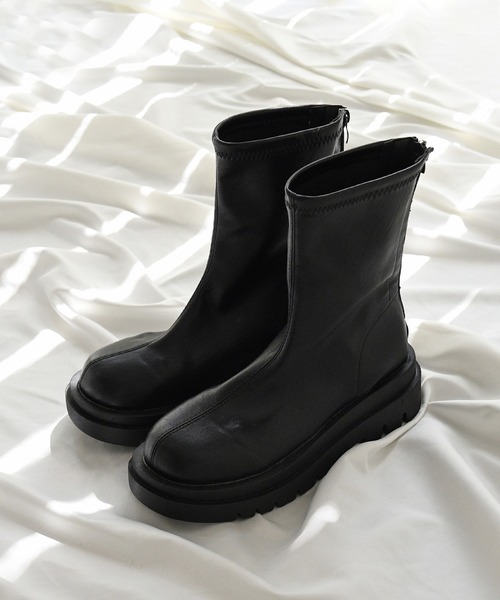 NOFALL(ノーフォール)の「バックファスナーストレッチショートブーツトラックソール(ブーツ・レディース・ブラック・LL/3L/S/M/L)」の4枚目の写真