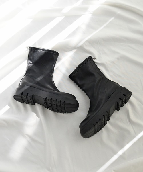 NOFALL(ノーフォール)の「バックファスナーストレッチショートブーツトラックソール(ブーツ・レディース・ブラック・LL/3L/S/M/L)」の10枚目の写真