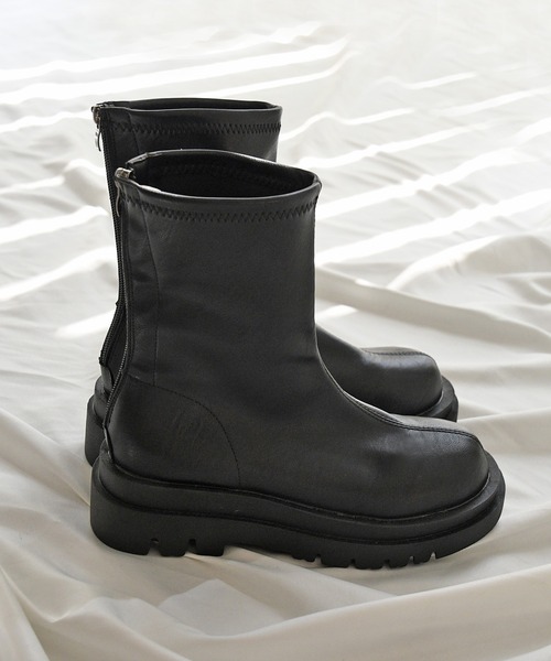 NOFALL(ノーフォール)の「バックファスナーストレッチショートブーツトラックソール(ブーツ・レディース・ブラック・LL/3L/S/M/L)」の6枚目の写真