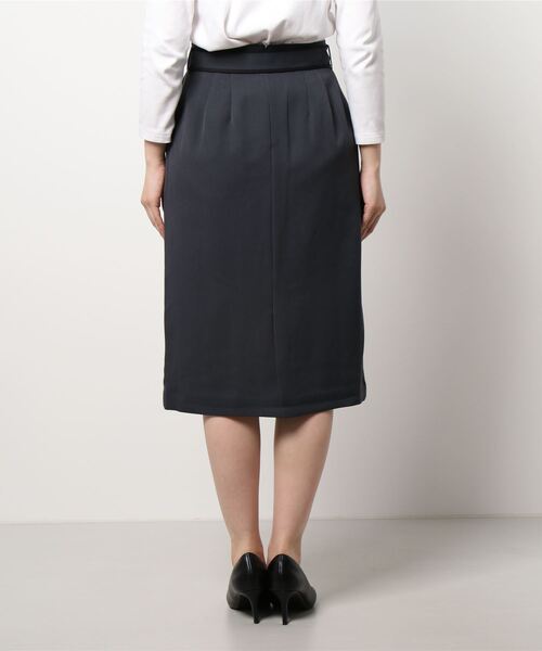 Te chichi(テチチ)の「パイピングポケットタイトスカート(スカート・レディース・ブラウン/グレー・SMALL/MEDIUM)」の4枚目の写真