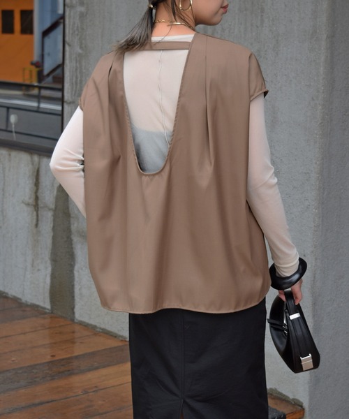 Marient（マリエント）の「バックオープンデザインTOPS（シャツ/ブラウス・レディース・ブラウン・FREE）」の3枚目の写真