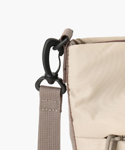 BRIEFING（ブリーフィング）の「CROSSCUT CLUTCH BAG/クロスカットクラッチバッグ（クラッチバッグ・レディース・ブラック/グレイッシュベージュ・FREE）」の11枚目の写真