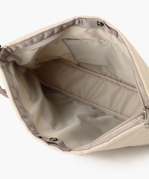 BRIEFING（ブリーフィング）の「CROSSCUT CLUTCH BAG/クロスカットクラッチバッグ（クラッチバッグ・レディース・ブラック/グレイッシュベージュ・FREE）」の16枚目の写真