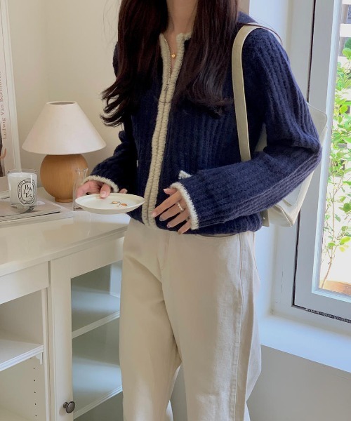 mood for a day(ムードフォーアデイ)の「butter bicolor zipup / バイカラージップアップカーディガン(カーディガン/ボレロ・レディース・ネイビー/ベージュ・FREE)」の9枚目の写真