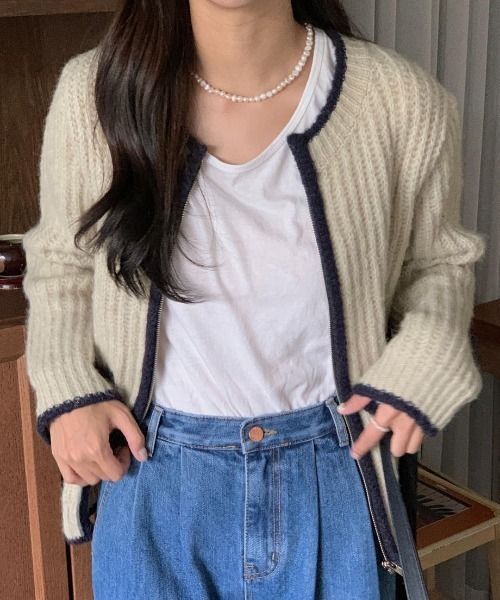 mood for a day(ムードフォーアデイ)の「butter bicolor zipup / バイカラージップアップカーディガン(カーディガン/ボレロ・レディース・ネイビー/ベージュ・FREE)」の22枚目の写真