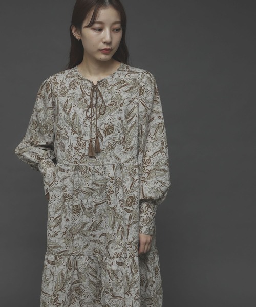 SENSE OF PLACE by URBAN RESEARCH(センスオブプレイスバイアーバンリサーチ)の「ペイズリーフラワーティアードワンピース(ワンピース・レディース・ブラウン系その他/ベージュ系その他・ONE)」の7枚目の写真