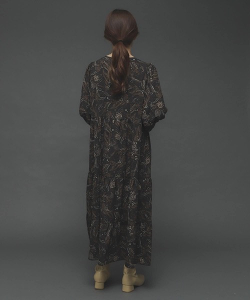 SENSE OF PLACE by URBAN RESEARCH(センスオブプレイスバイアーバンリサーチ)の「ペイズリーフラワーティアードワンピース(ワンピース・レディース・ブラウン系その他/ベージュ系その他・ONE)」の4枚目の写真