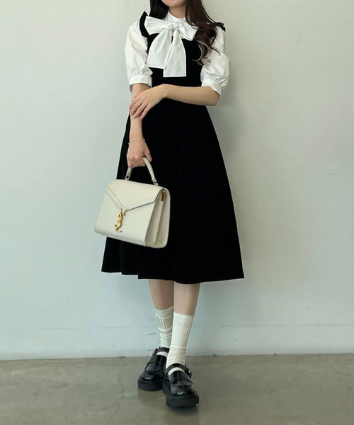 titty&Co. PETIT by poyo(ティティーアンドコープティバイポヨ)の「【ファッションインフルエンサーPOYO×titty&Co.PETIT】ショルダーフリルベロアジャンスカ(ジャンパースカート・レディース・ブラック・SMALL/MEDIUM)」の6枚目の写真