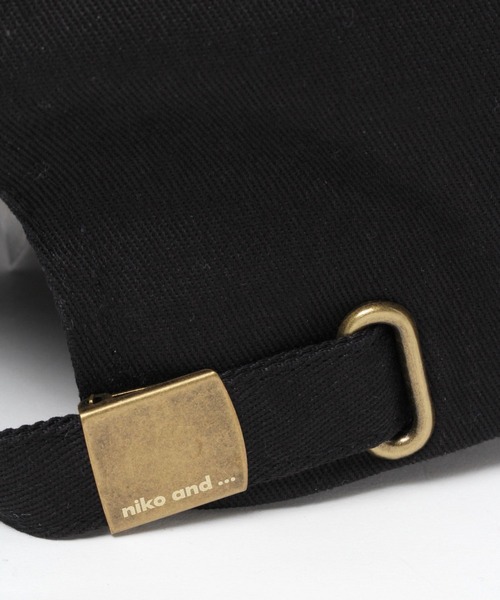 niko and...（ニコアンド）の「オリジナル配色刺繍キャップ[抗菌防臭]（キャップ・レディース・ブラック/ベージュ/ネイビー/グレー/ナチュラル・FREE）」の14枚目の写真