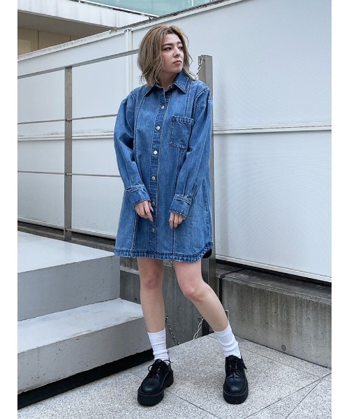 ENVYM（アンビー）の「ＤＥＮＩＭシャツＯＰ（ワンピース・レディース・ブラック/ブルー・FREE）」の6枚目の写真