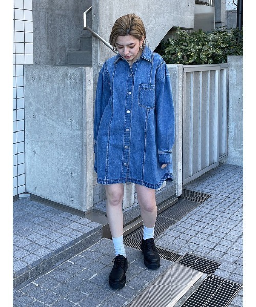 ENVYM（アンビー）の「ＤＥＮＩＭシャツＯＰ（ワンピース・レディース・ブラック/ブルー・FREE）」の18枚目の写真