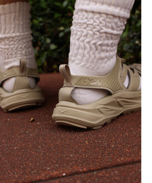 HOKA(ホカ)の「HOPARA 1123112(サンダル・メンズ・ベージュ・23.0cm/24.0cm/25.0cm/26.0cm/27.0cm/28.0cm/29.0cm/24.5cm/23.5cm/27.5cm/26.5cm/25.5cm/28.5cm/30.0cm)」の11枚目の写真