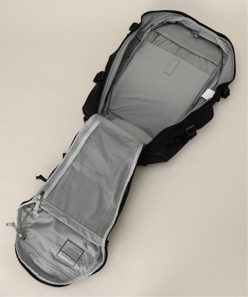 JOURNAL STANDARD(ジャーナルスタンダード)の「【EVERGOODS/エバーグッズ】マウンテン パネルローダー 30L(バックパック/リュック・メンズ・ブラック・FREE)」の2枚目の写真