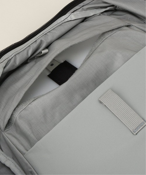 JOURNAL STANDARD(ジャーナルスタンダード)の「【EVERGOODS/エバーグッズ】マウンテン パネルローダー 30L(バックパック/リュック・メンズ・ブラック・FREE)」の15枚目の写真