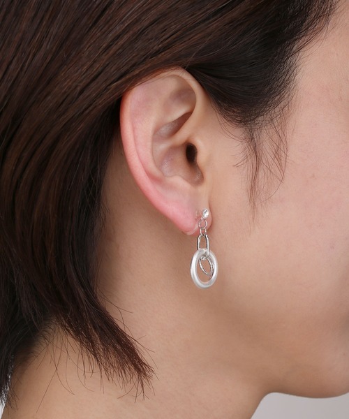 Manon's Selection(マノンズセレクション)の「1粒ストーン2連リングイヤリング(イヤリング・レディース・シルバー・ONE SIZE)」の3枚目の写真