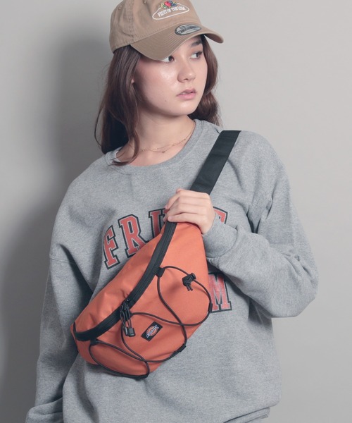 Dickies（ディッキーズ）の「【DICKIES/ディッキーズ】DK OUTLINE LOGO HOLD WAISTBAG アウトラインロゴ ボディバッグ（ボディバッグ/ウエストポーチ・レディース・ベージュ/オレンジ/ブラック/ネイビー・FREE）」の12枚目の写真