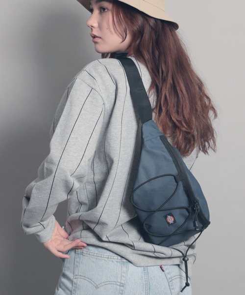 Dickies（ディッキーズ）の「【DICKIES/ディッキーズ】DK OUTLINE LOGO HOLD WAISTBAG アウトラインロゴ ボディバッグ（ボディバッグ/ウエストポーチ・レディース・ベージュ/オレンジ/ブラック/ネイビー・FREE）」の13枚目の写真