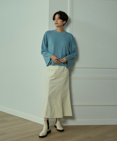 INED(イネド)の「ハイツイストコットンTシャツライクニット(ニット/セーター・レディース・ネイビー/オフホワイト/サックスブルー/キャメル・9号/7号)」の10枚目の写真