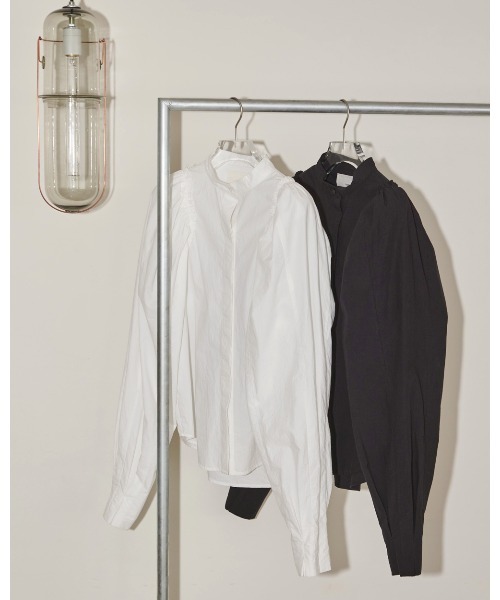 TODAYFUL（トゥデイフル）の「カットオフパフショルダーシャツ（シャツ/ブラウス・レディース・ホワイト/ブラック・FREE）」の7枚目の写真