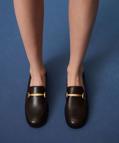 CHARLES & KEITH(チャールズ & キース)の「メタリックアクセント ローファー(ローファー・レディース・ブラック/ダークブラウン/オフホワイト・23cm/23.5cm/24.5cm/25cm/25.5cm/22.5cm)」の15枚目の写真