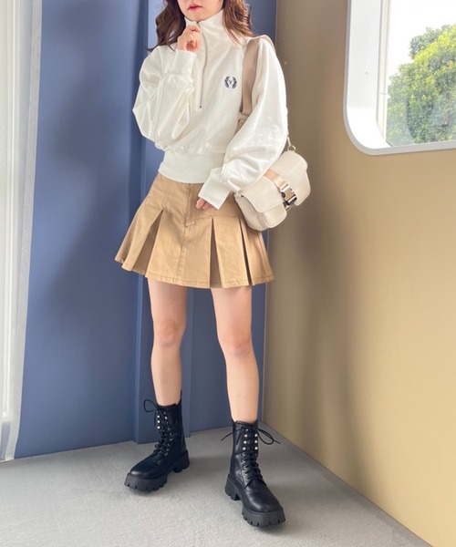 one after another NICE CLAUP（ワンアフターアナザーナイスクラップ）の「ハーフジップワンポイント刺繍スウェット（スウェット・レディース・オフホワイト/杢グレー/ブラウン・FREE）」の6枚目の写真