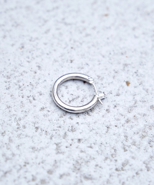 THE MILES（ザ マイルズ）の「GODSIZE ゴッドサイズ PLAIN HOOP [LARGE] / プレーンフープピアス L（ピアス（片耳用）・メンズ・シルバー・FREE）」の2枚目の写真