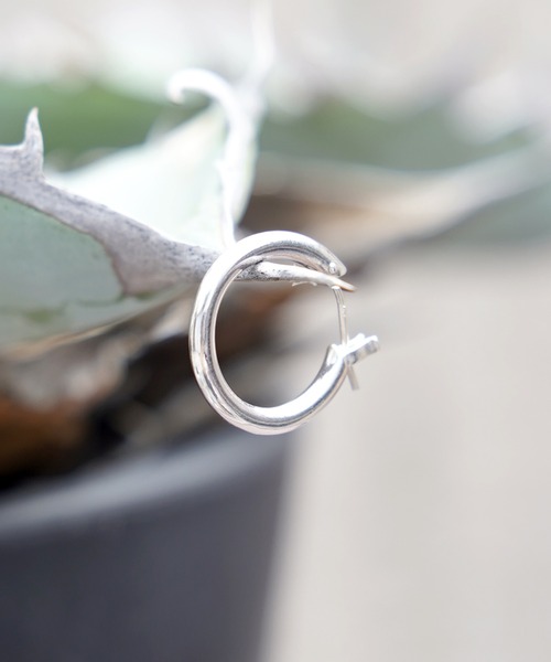 THE MILES（ザ マイルズ）の「GODSIZE ゴッドサイズ PLAIN HOOP [LARGE] / プレーンフープピアス L（ピアス（片耳用）・メンズ・シルバー・FREE）」の5枚目の写真