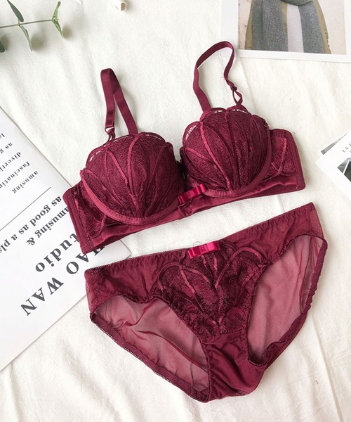 ハーフカップブラ Ulysses（ユリシス）の「シェルハーフカップブラ+ショーツセット（ブラ&ショーツ）」 - WEAR