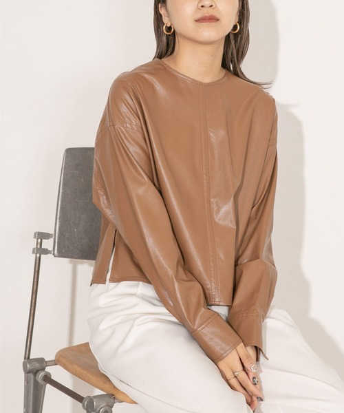 KBF（ケイビーエフ）の「フェイクレザーブラウス（シャツ/ブラウス・レディース・オリーブ/ブラック/ブラウン・ONE）」の3枚目の写真