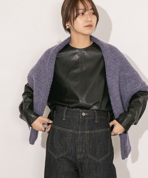 KBF（ケイビーエフ）の「フェイクレザーブラウス（シャツ/ブラウス・レディース・オリーブ/ブラック/ブラウン・ONE）」の2枚目の写真