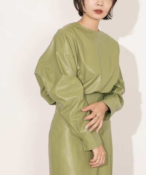 KBF（ケイビーエフ）の「フェイクレザーブラウス（シャツ/ブラウス・レディース・オリーブ/ブラック/ブラウン・ONE）」の11枚目の写真