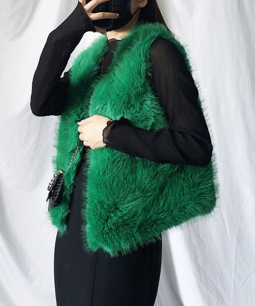 me+em select(ミームセレクト)の「【 6色展開 】volume fake fur vest / ボリュームフェイクファーベスト(ベスト・レディース・モカ/ホワイト/グリーン/ピンク/ブラック/アイボリー・FREE)」の22枚目の写真