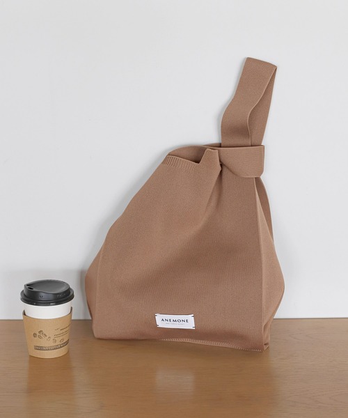 ANEMONE（アネモネ）の「シンプルニットトートバッグ[M]（トートバッグ・レディース・オレンジ/ピンク/グリーン/ターコイズブルー/アイボリー/イエロー/ダークグレー/パープル/ライトピンク/A/ラベンダー/ミント/ブルー/ブラウン/ライトイエロー/ライトグレー/ベージュ/B/D/E/ネイビー/C/クリアブルー/ワイン/ブラック/ダークパープル/H/J/レッド/F/エメラルド/G/I/ナチュラル・FREE）」の7枚目の写真