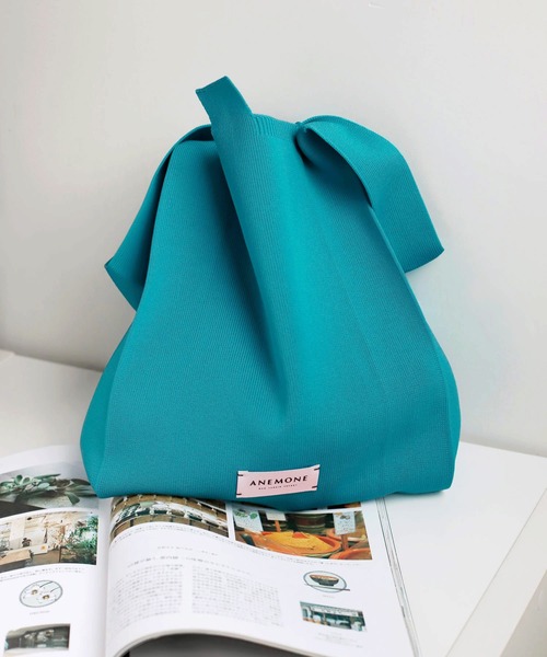 ANEMONE（アネモネ）の「シンプルニットトートバッグ[M]（トートバッグ・レディース・オレンジ/ピンク/グリーン/ターコイズブルー/アイボリー/イエロー/ダークグレー/パープル/ライトピンク/A/ラベンダー/ミント/ブルー/ブラウン/ライトイエロー/ライトグレー/ベージュ/B/D/E/ネイビー/C/クリアブルー/ワイン/ブラック/ダークパープル/H/J/レッド/F/エメラルド/G/I/ナチュラル・FREE）」の13枚目の写真