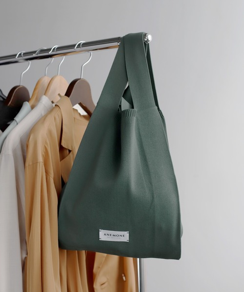 ANEMONE（アネモネ）の「シンプルニットトートバッグ[M]（トートバッグ・レディース・オレンジ/ピンク/グリーン/ターコイズブルー/アイボリー/イエロー/ダークグレー/パープル/ライトピンク/A/ラベンダー/ミント/ブルー/ブラウン/ライトイエロー/ライトグレー/ベージュ/B/D/E/ネイビー/C/クリアブルー/ワイン/ブラック/ダークパープル/H/J/レッド/F/エメラルド/G/I/ナチュラル・FREE）」の9枚目の写真