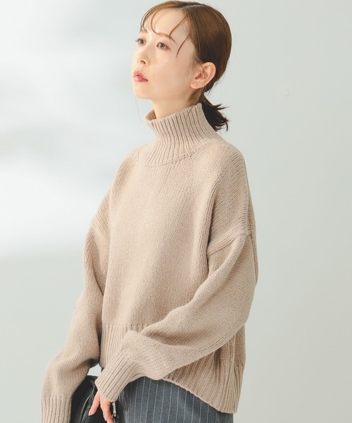 B:MING by BEAMS（ビーミングバイビームス）の「B:MING by BEAMS / バックスリット ハイネック ニット（ニット/セーター・レディース・オフホワイト/サックスブルー/レッド/ベージュ・FREE）」の9枚目の写真