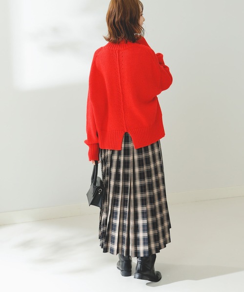 B:MING by BEAMS（ビーミングバイビームス）の「B:MING by BEAMS / バックスリット ハイネック ニット（ニット/セーター・レディース・オフホワイト/サックスブルー/レッド/ベージュ・FREE）」の13枚目の写真