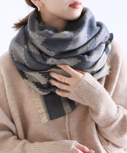 reca(レカ)の「ひしがた柄ストール(ストール/ショール・レディース・ブラック/モカ/ネイビー・ONE SIZE)」の3枚目の写真