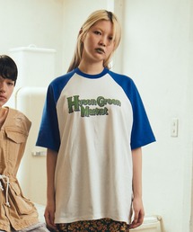 GRAPHIC RAGLAN T