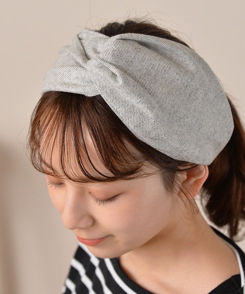 Monocoro toppi（モノコロトッピ）の「ウール ヘリンボーン クロス ヘアターバン（ヘアバンド・レディース・アイボリー/モカ/チャコールグレー/ベージュ・フリー）」の5枚目の写真