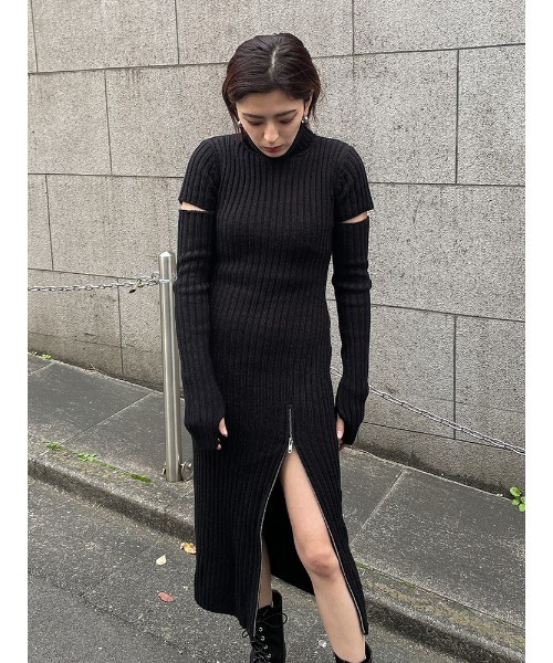 ENVYM(アンビー)の「アームウォーマーニットロングOP(ワンピース・レディース・ブラック/ベージュ・FREE)」の19枚目の写真