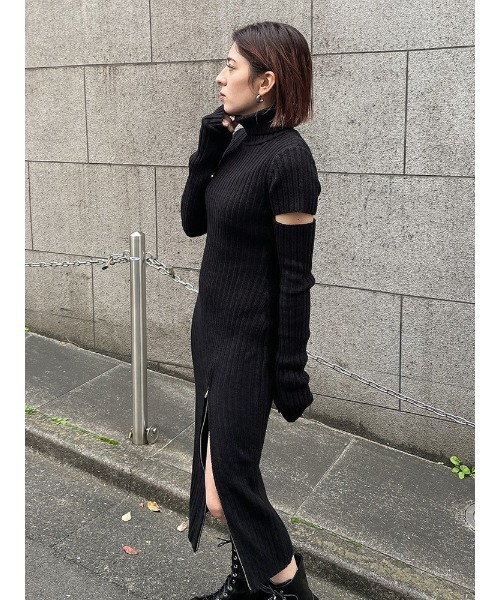 ENVYM(アンビー)の「アームウォーマーニットロングOP(ワンピース・レディース・ブラック/ベージュ・FREE)」の20枚目の写真