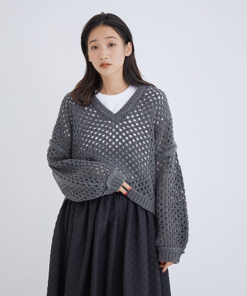 Jayro(ジャイロ)の「透かし編みニットプルオーバー(ニット/セーター・レディース・ベージュ/チャコールグレー・M)」の3枚目の写真