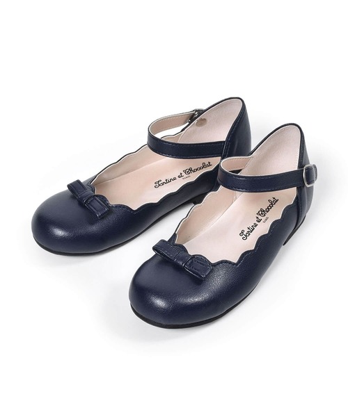 Tartine et Chocolat（タルティーヌエショコラ）の「Tartine et Chocolat/日本製 リボンスカラップシューズ (17~20cm)（ドレスシューズ・キッズ・ベージュ/ネイビー・20/18/19/17）」の2枚目の写真