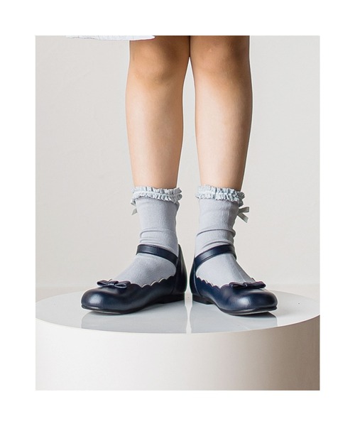 Tartine et Chocolat（タルティーヌエショコラ）の「Tartine et Chocolat/日本製 リボンスカラップシューズ (17~20cm)（ドレスシューズ・キッズ・ベージュ/ネイビー・20/18/19/17）」の14枚目の写真