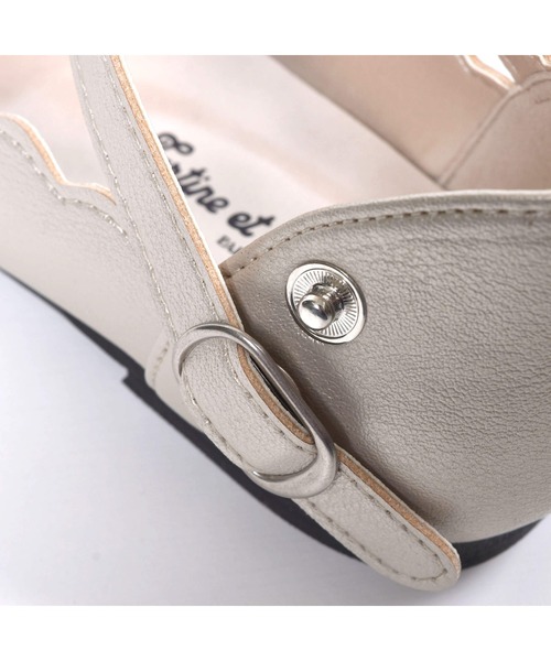 Tartine et Chocolat（タルティーヌエショコラ）の「Tartine et Chocolat/日本製 リボンスカラップシューズ (17~20cm)（ドレスシューズ・キッズ・ベージュ/ネイビー・20/18/19/17）」の8枚目の写真