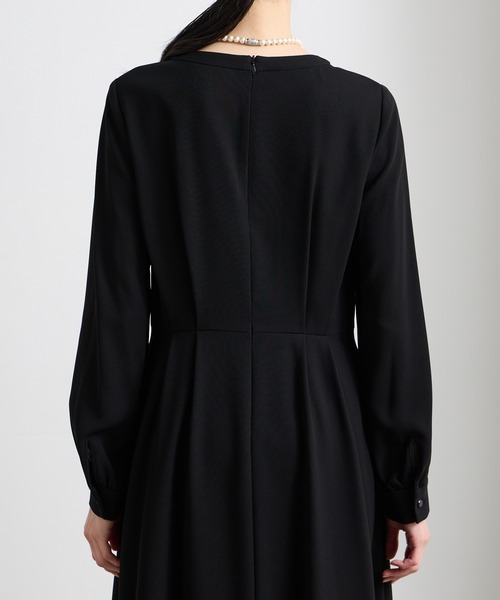 AIMER(エメ)の「【喪服・礼服・WEB限定】ベルト付きノーカラージャケット・ロングワンピース 2点セット ブラックフォーマルアンサンブル(スーツセット・レディース・ブラック・7号/9号/11号/13号/15号/17号/19号)」の21枚目の写真